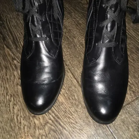 Neiman Marcus Women’s Size 9 Quilted Lace Up Black Boots - Picture 3 of 13